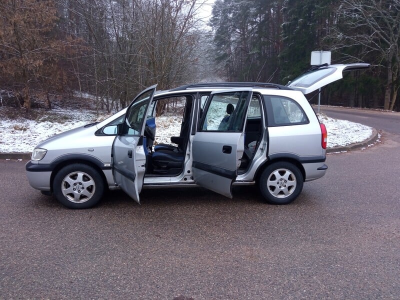 Photo 9 - Opel Zafira 2002 y Van