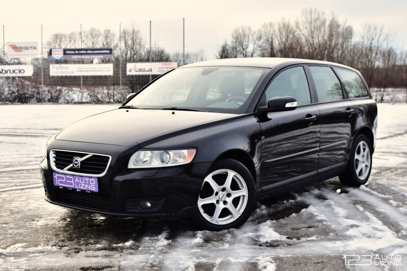 Фотография 1 - Volvo V50 2008 г Универсал