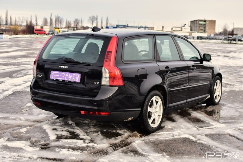 Фотография 7 - Volvo V50 2008 г Универсал