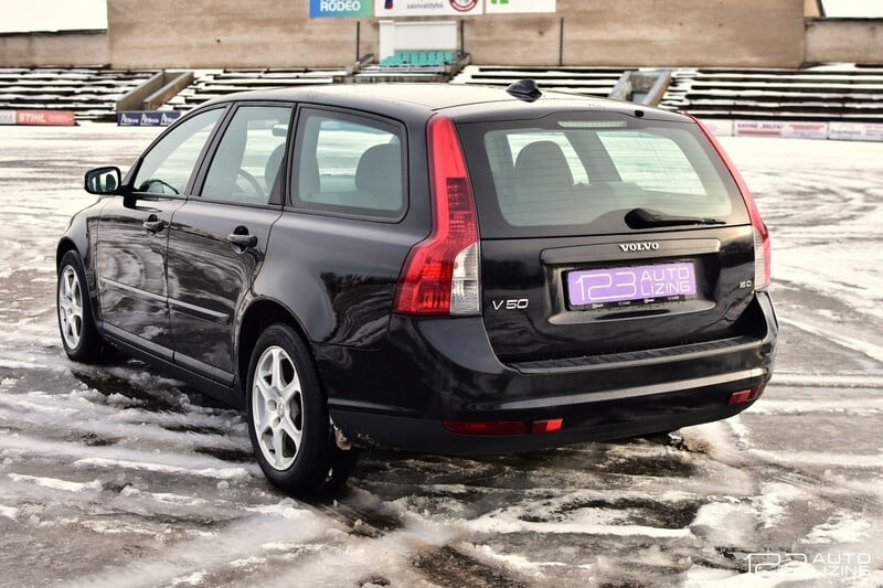 Фотография 9 - Volvo V50 2008 г Универсал