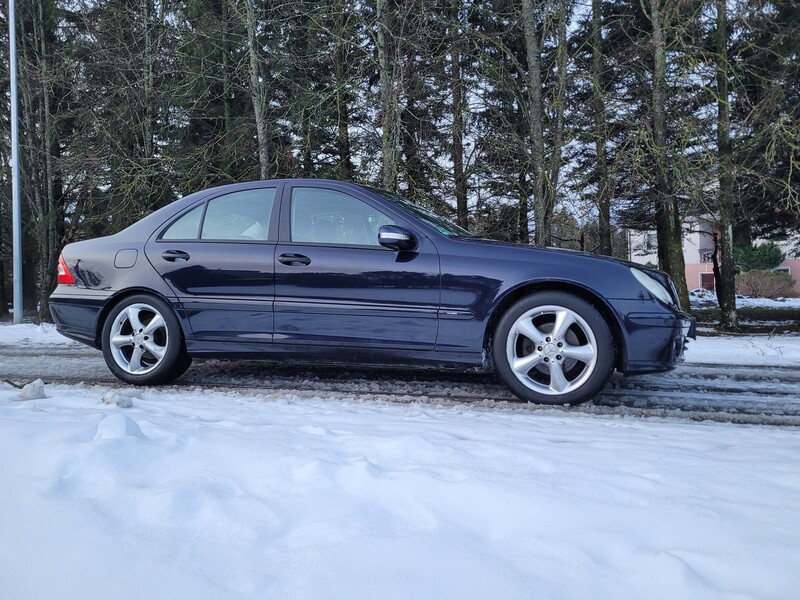 Фотография 4 - Mercedes-Benz C 220 2004 г Седан