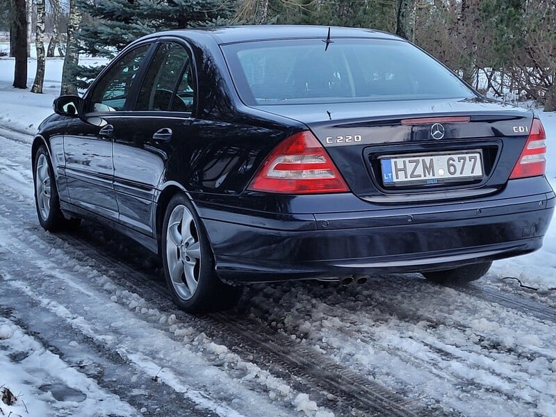 Фотография 8 - Mercedes-Benz C 220 2004 г Седан