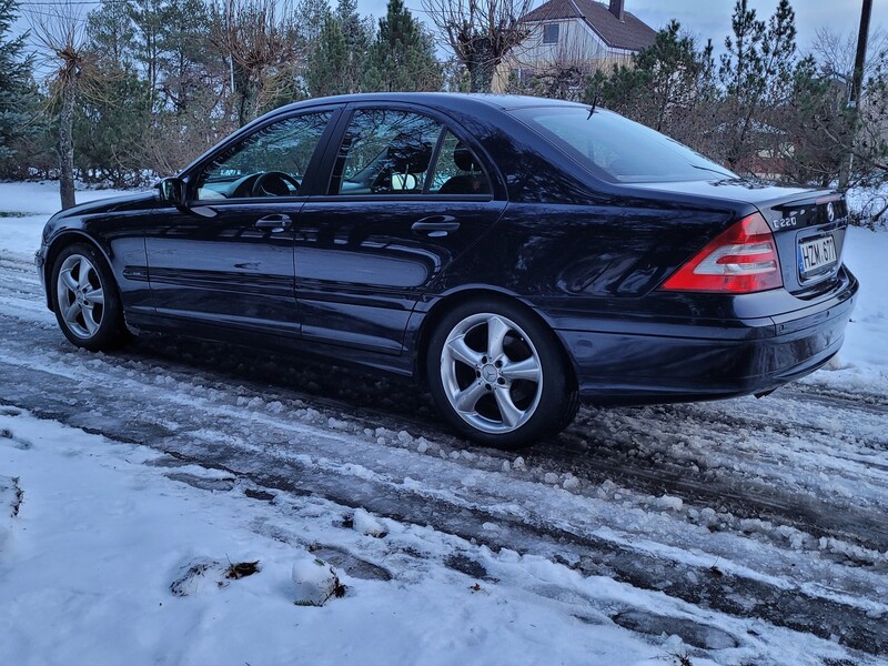 Фотография 9 - Mercedes-Benz C 220 2004 г Седан