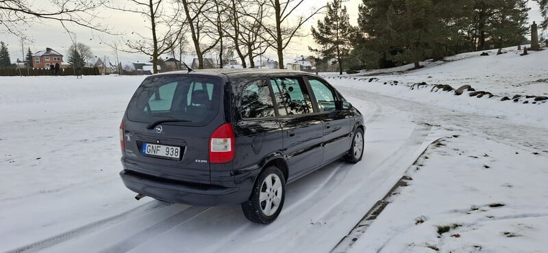 Photo 4 - Opel Zafira 2005 y Van