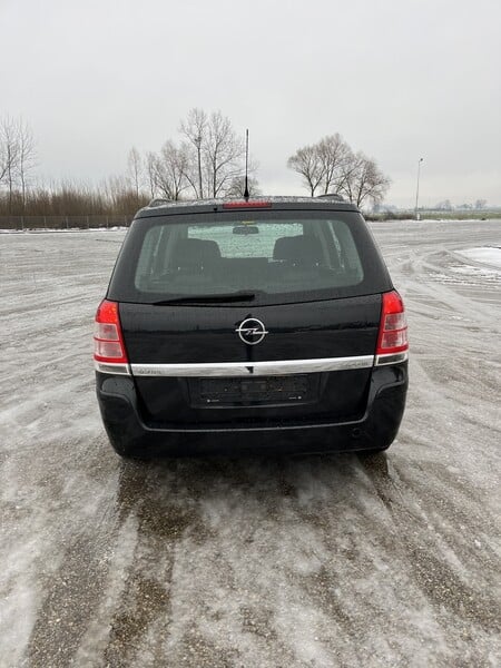 Photo 4 - Opel Zafira 2012 y Van