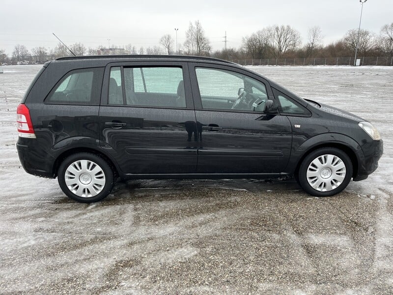 Photo 6 - Opel Zafira 2012 y Van