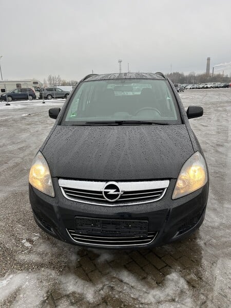 Photo 8 - Opel Zafira 2012 y Van