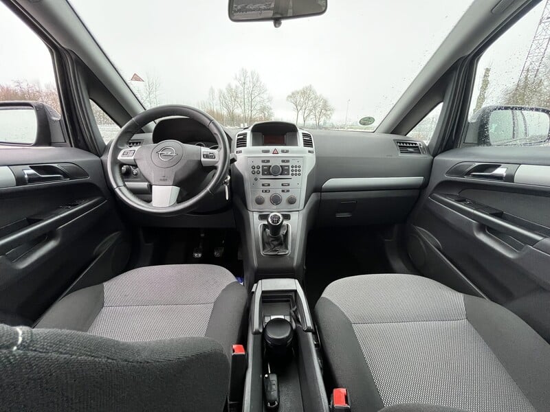 Photo 15 - Opel Zafira 2012 y Van