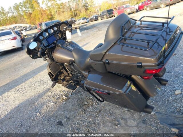 Photo 3 - Harley-Davidson FLHTK 2023 y Touring / Sport Touring motorcycle