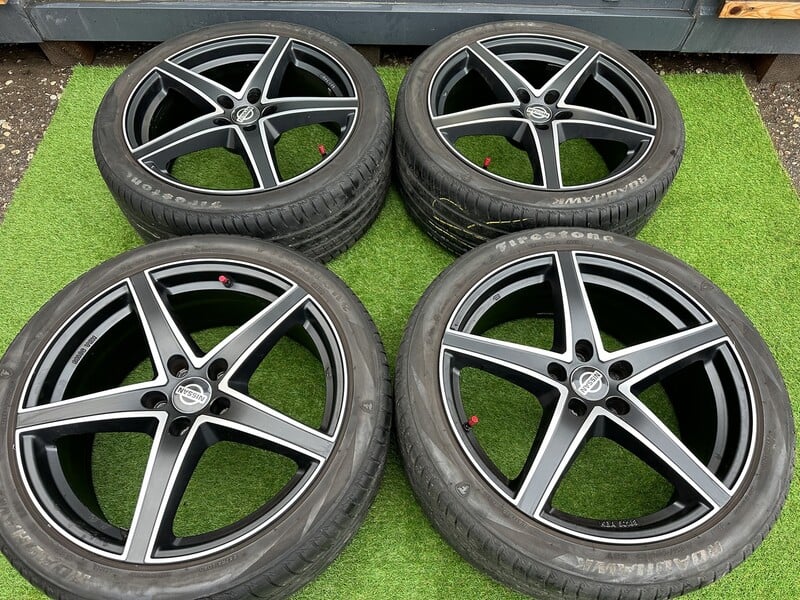 Photo 1 - Nissan Siunciam, 8J ET35 light alloy R19 rims