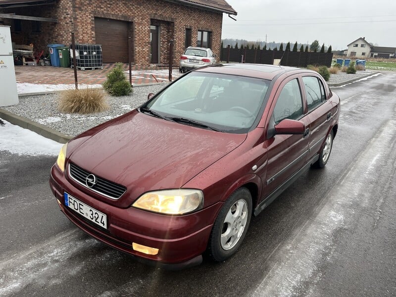 Photo 1 - Opel Astra 2000 y Hatchback