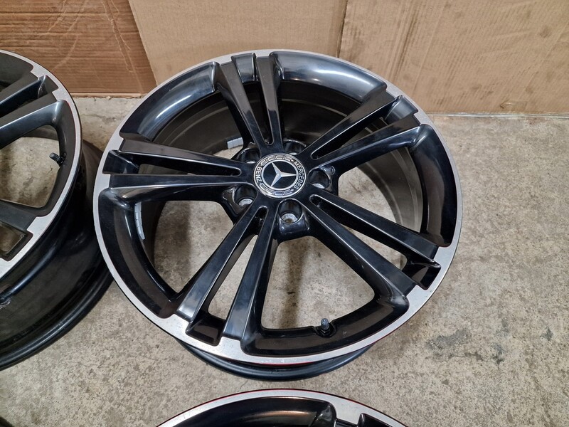 Photo 4 - Mercedes-Benz A,B,C,CLA,GLA,GLB... A 250 light alloy R18 rims