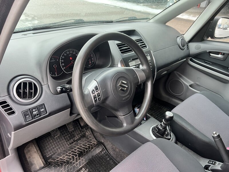 Photo 15 - Suzuki SX4 2008 y Hatchback