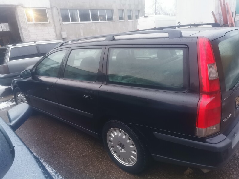 Photo 3 - Volvo V70 II 2002 y parts