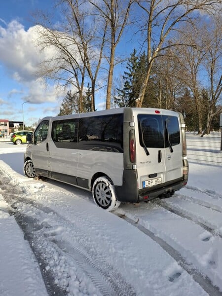 Photo 4 - Nissan Primastar 2007 y Minibus