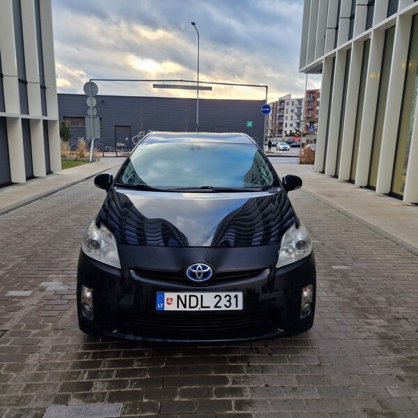 Photo 2 - Toyota Prius 2010 y Hatchback