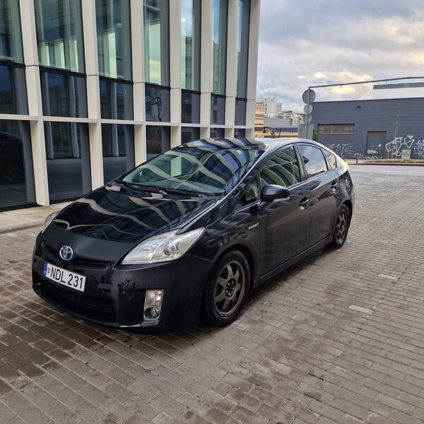 Photo 1 - Toyota Prius 2010 y Hatchback