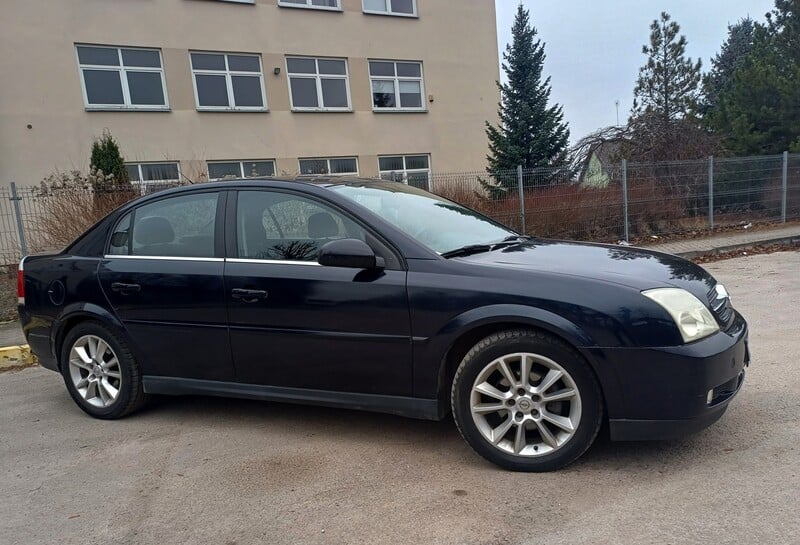 Фотография 6 - Opel Vectra 2004 г Хэтчбек