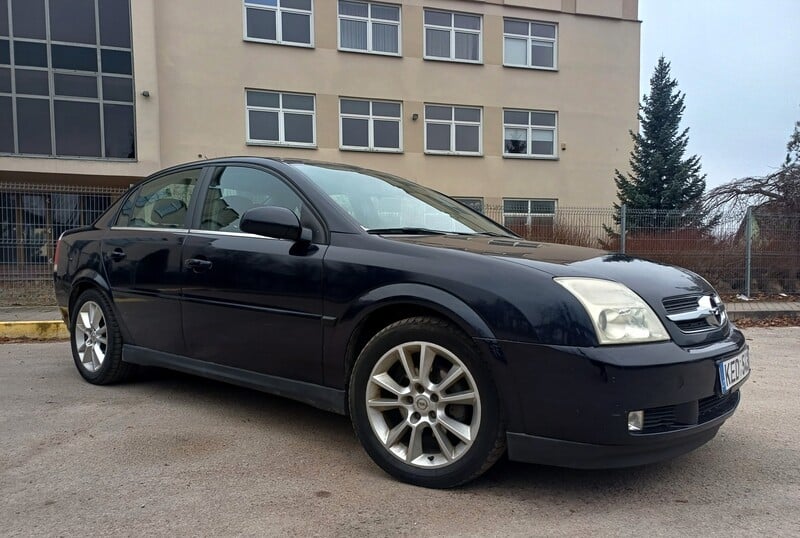 Фотография 8 - Opel Vectra 2004 г Хэтчбек