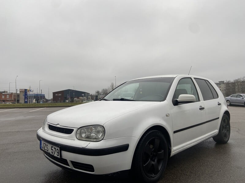 Photo 1 - Volkswagen Golf 2001 y Hatchback