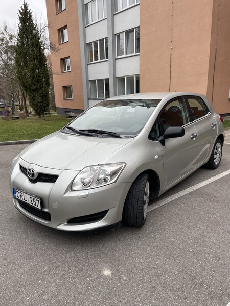 Фотография 3 - Toyota Auris 2008 г Хэтчбек