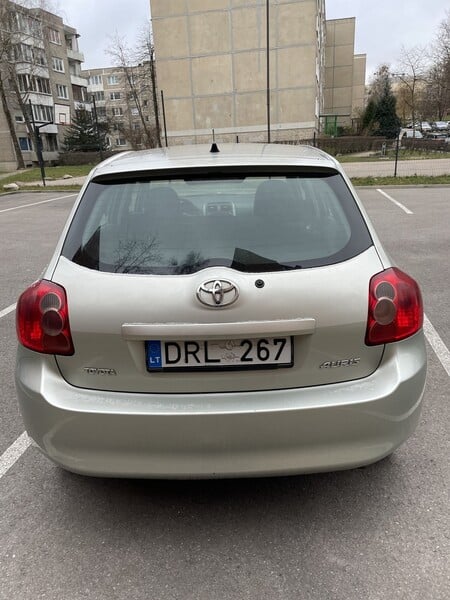 Фотография 6 - Toyota Auris 2008 г Хэтчбек