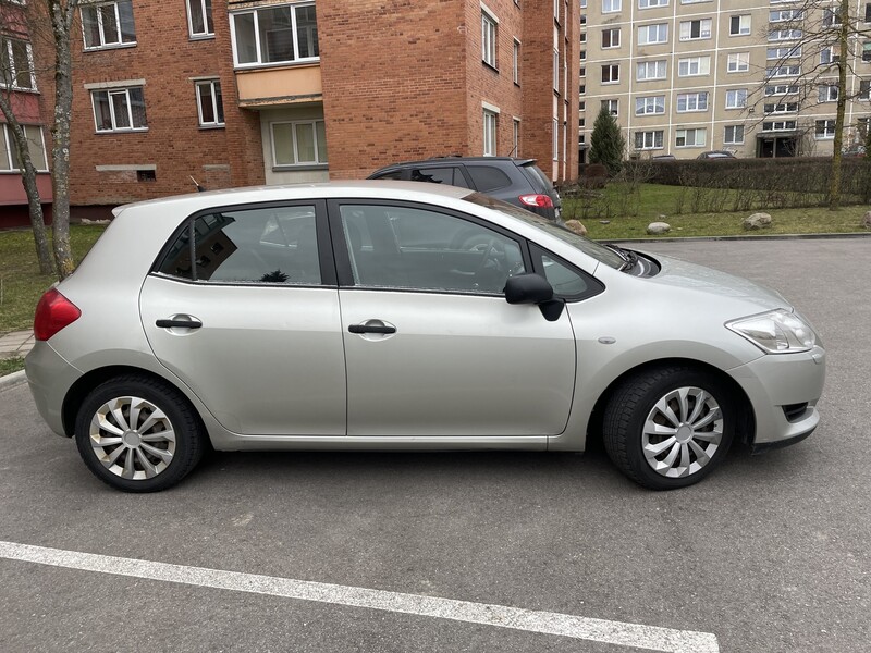 Фотография 8 - Toyota Auris 2008 г Хэтчбек