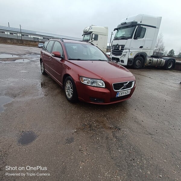 Фотография 1 - Volvo V50 2009 г Универсал