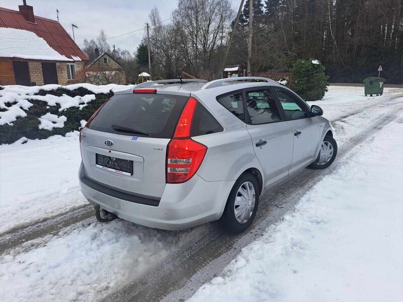 Photo 11 - Kia Cee'd 2008 y Wagon