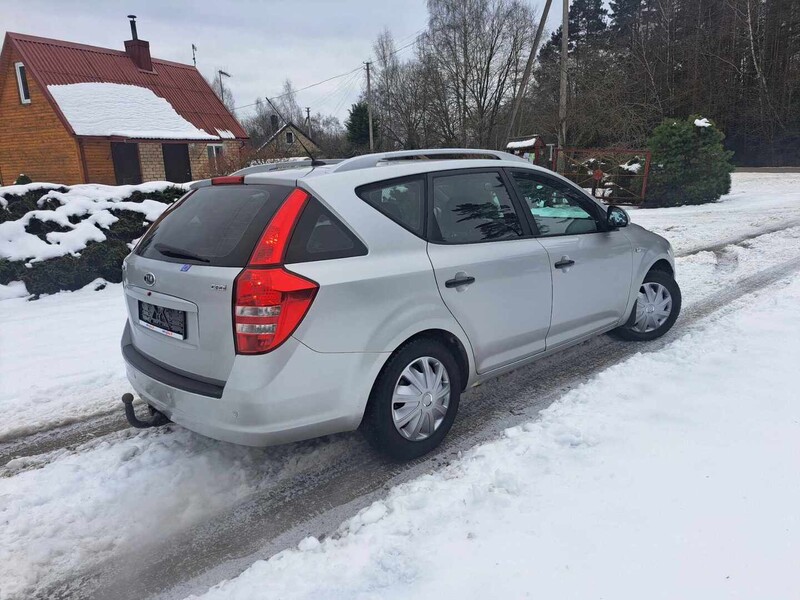 Photo 5 - Kia Cee'd 2008 y Wagon