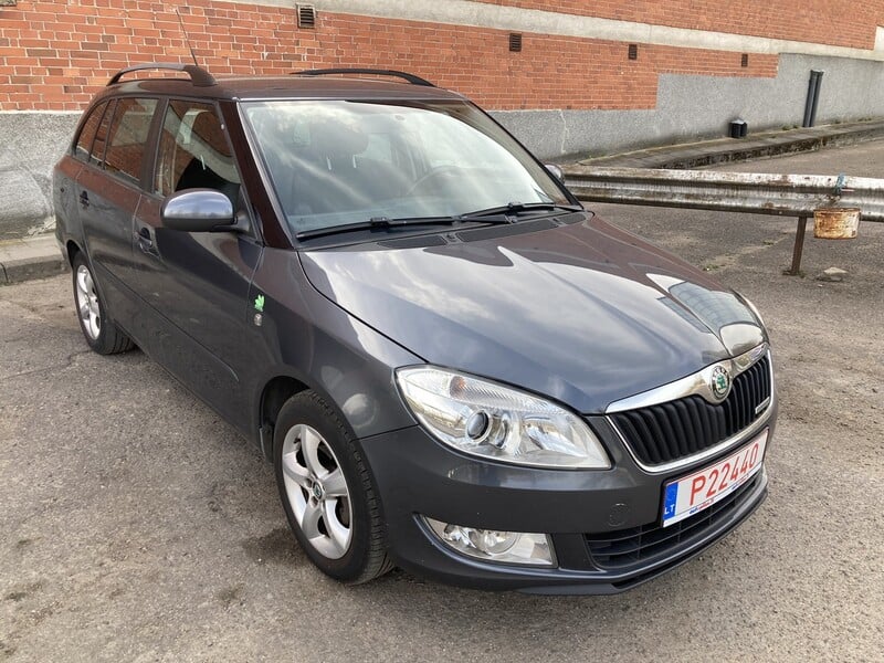 Photo 4 - Skoda Fabia TDI EURO 5 2011 y