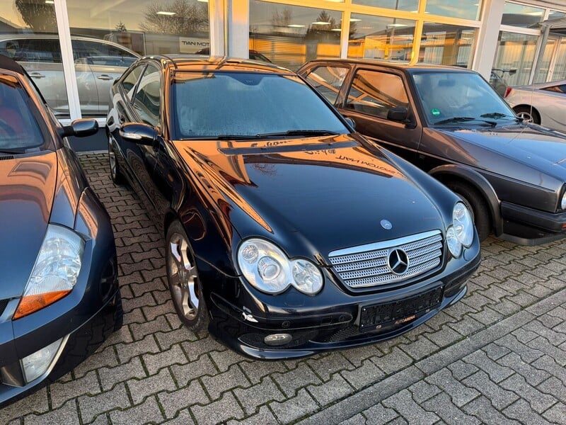 Photo 1 - Mercedes-Benz C 200 2005 y Coupe