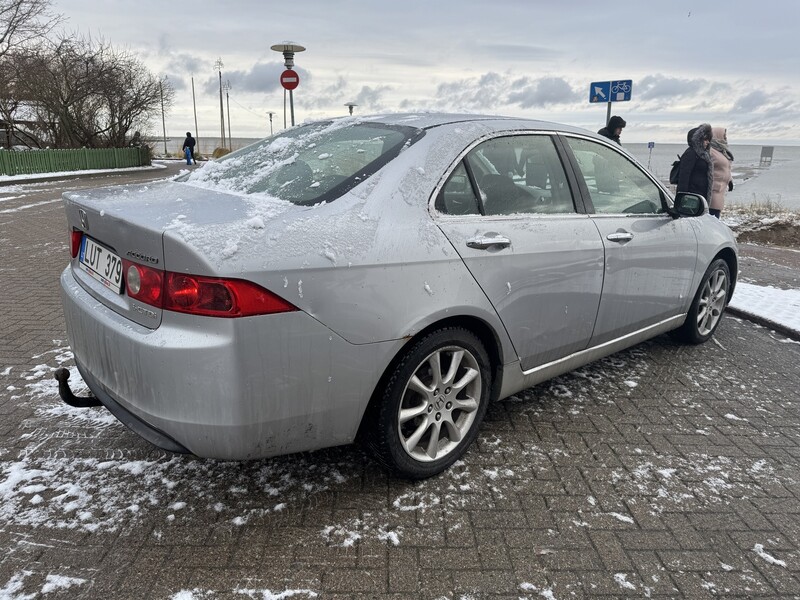 Photo 3 - Honda Accord 2004 y Sedan