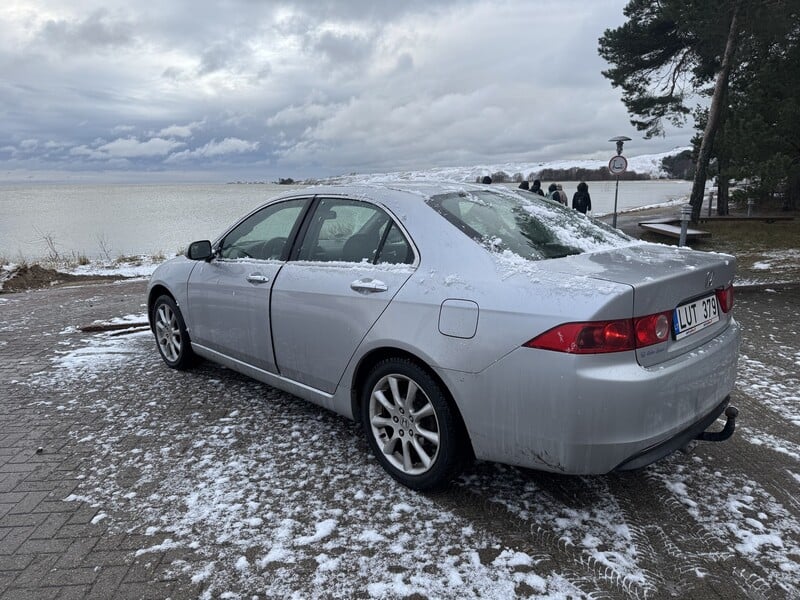 Photo 4 - Honda Accord 2004 y Sedan