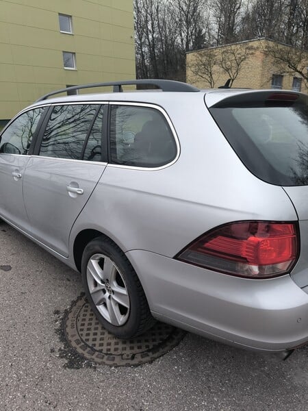 Photo 3 - Volkswagen Golf 2010 y Wagon