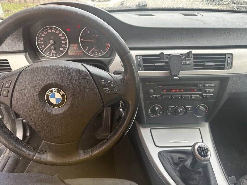 Nuotrauka 8 - Bmw 318 2006 m Universalas