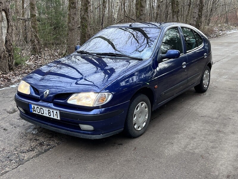 Nuotrauka 1 - Renault Megane 1996 m Sedanas