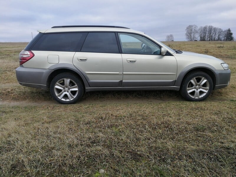 Photo 5 - Subaru OUTBACK 2005 y Wagon