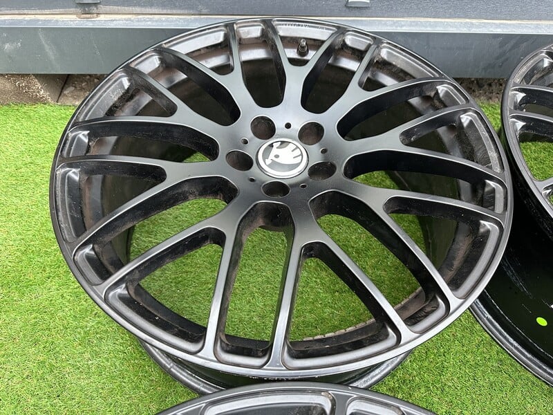 Photo 5 - Skoda Siunciam, 8.5J ET20 light alloy R20 rims