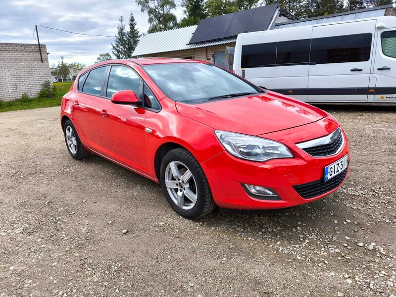 Photo 1 - Opel Astra 2010 y Hatchback