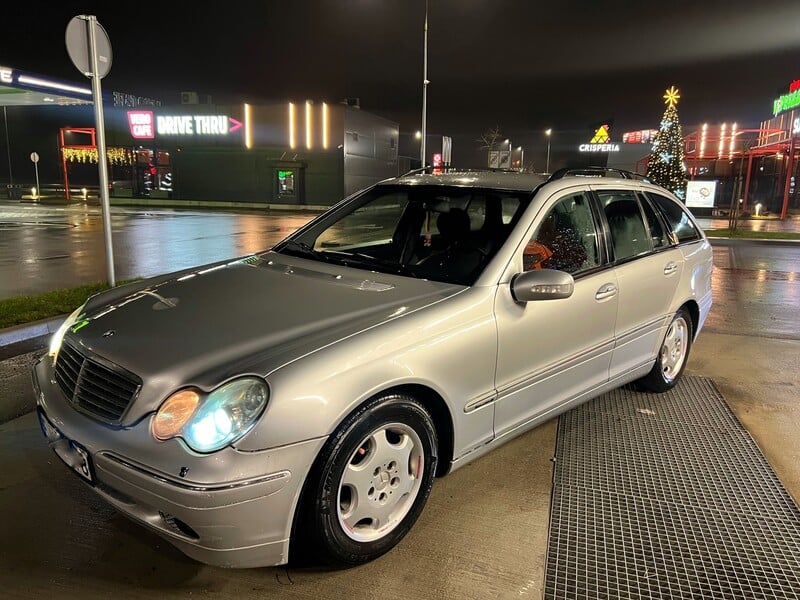 Photo 1 - Mercedes-Benz C 220 2003 y Wagon