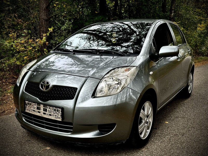 Фотография 9 - Toyota Yaris 2008 г Хэтчбек