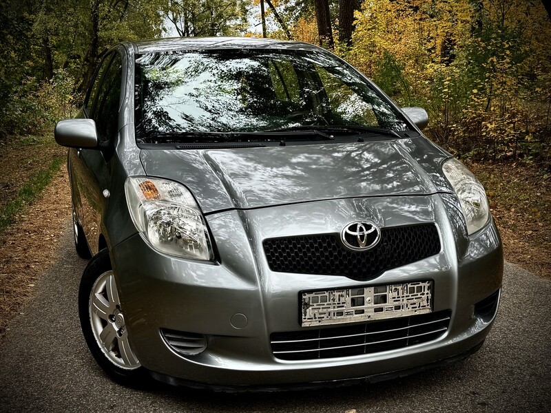 Фотография 19 - Toyota Yaris 2008 г Хэтчбек