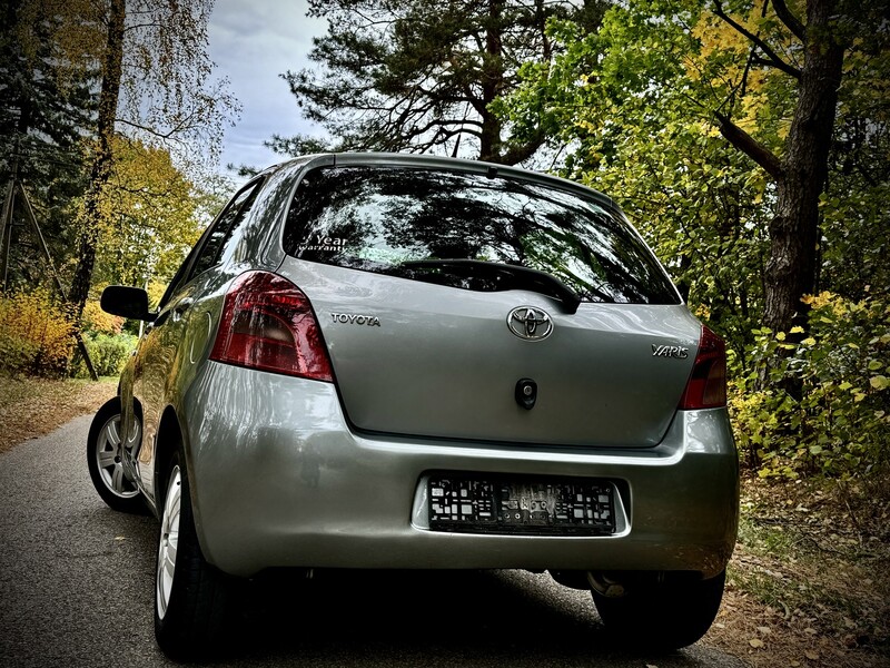 Фотография 12 - Toyota Yaris 2008 г Хэтчбек