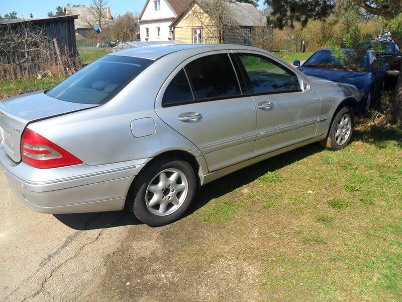 Nuotrauka 2 - Mercedes-Benz C 220 2002 m dalys