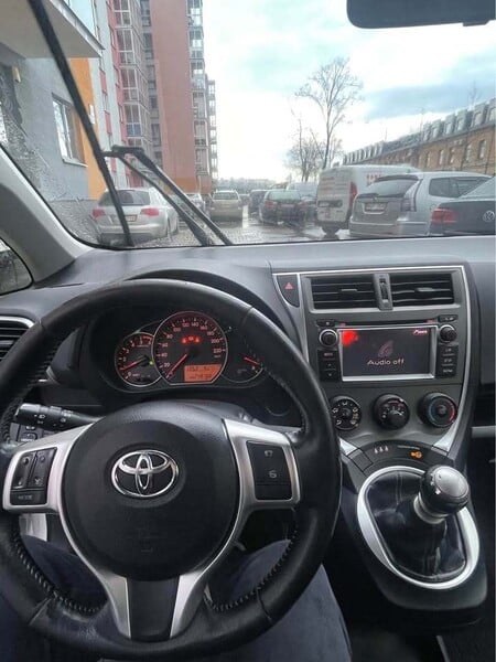 Photo 9 - Toyota Verso-S 2014 y Wagon