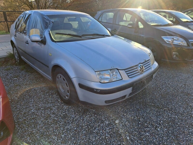 Photo 3 - Volkswagen Bora 1999 y Sedan