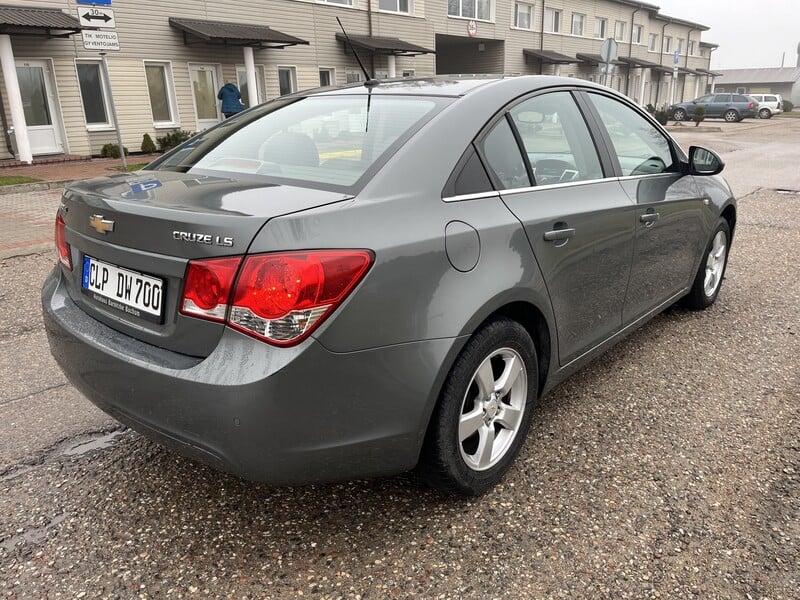 Photo 3 - Chevrolet Cruze 2010 y Sedan