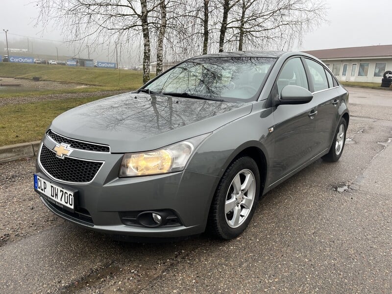 Photo 6 - Chevrolet Cruze 2010 y Sedan