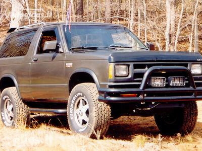 Chevrolet Blazer 1987 г запчясти